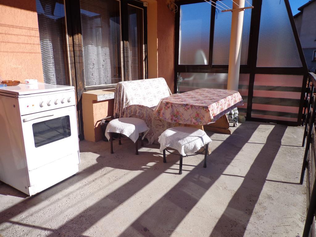 Family Hotel Ecorelax Madzhare エクステリア 写真
